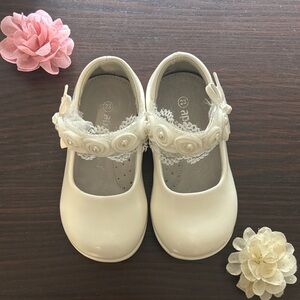 Girls Cream Floral Mary Jane Dress Shoes